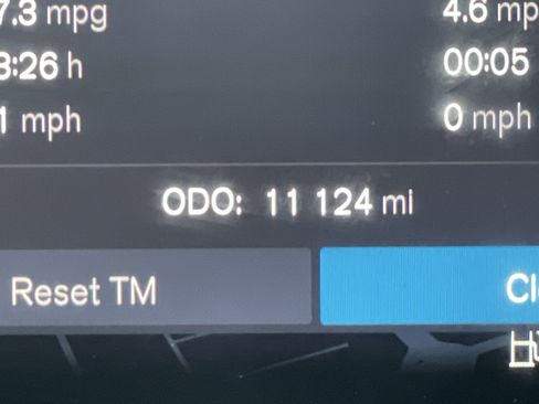 Used 2025 Volvo XC40 B5 Plus image 23