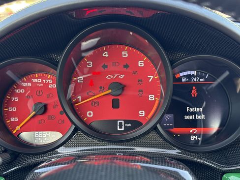 Used 2022 Porsche 718 Cayman GT4 RWD image 10