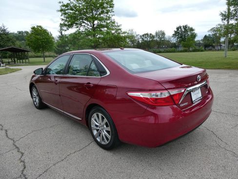 Used 2017 Toyota Camry XLE w/ Moonroof Package FWD image 7
