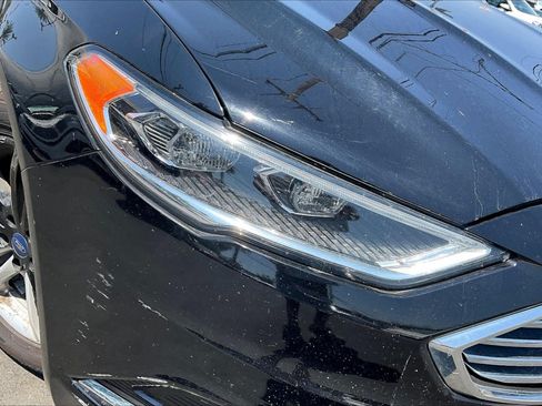 Used 2018 Ford Fusion SE w/ Fusion SE Technology Package FWD image 29