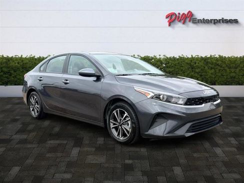 Used 2024 Kia Forte LXS image 8