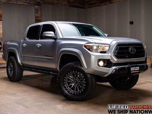 Used 2021 Toyota Tacoma SR5 RWD image 1