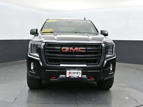 Used 2024 GMC Yukon AT4 w/ Technology Package AWD/4WD image 8
