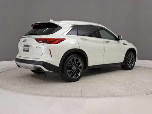 Used 2019 INFINITI QX50 Essential w/ Sensory Package image 6