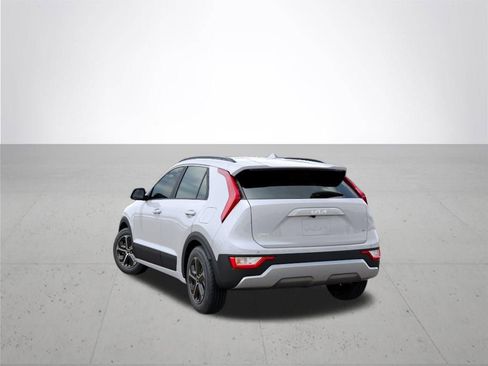 New 2026 Kia Niro EX FWD image 4