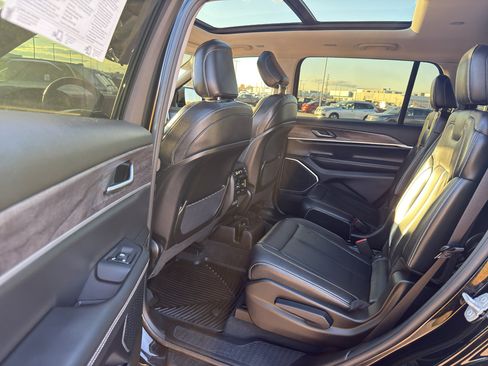 Used 2022 Jeep Grand Cherokee L Limited image 31