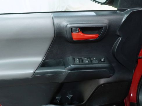 Used 2020 Toyota Tacoma SR AWD/4WD image 21