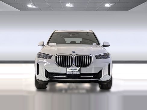 Used 2026 BMW X5 xDrive50e w/ Parking Assistance Package AWD/4WD image 6