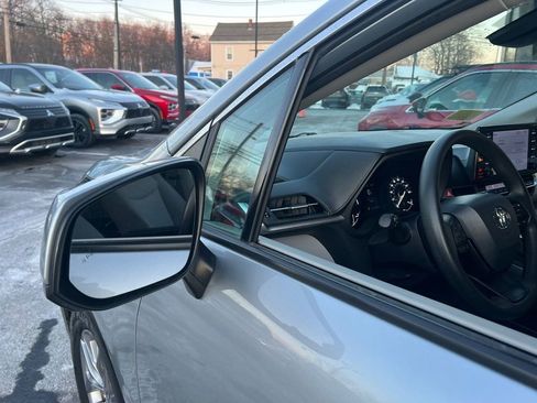 Used 2024 Toyota Sienna LE image 27