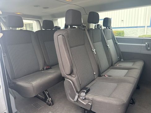 Used 2017 Ford Transit 150 XLT image 6