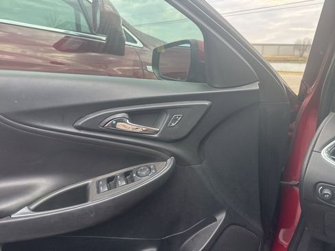 Used 2019 Chevrolet Malibu LT w/ Leather Package image 9