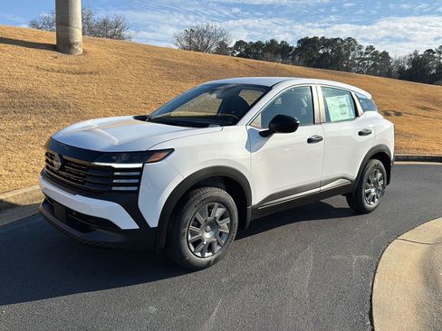 New 2026 Nissan Kicks S FWD image 2