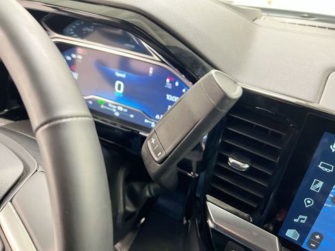 Used 2025 Chevrolet Silverado 2500 LT w/ Convenience Package image 18