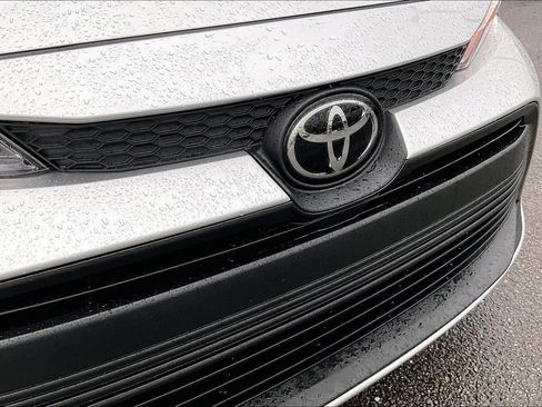 Used 2025 Toyota Corolla LE FWD image 27