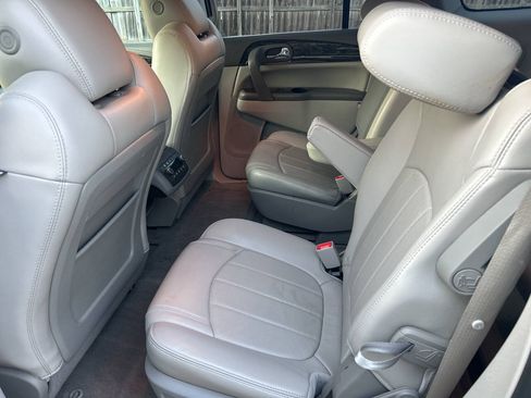 Used 2014 Buick Enclave Leather FWD image 12