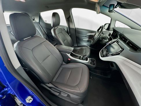 Used 2017 Chevrolet Bolt Premier w/ Driver Confidence II Package image 28