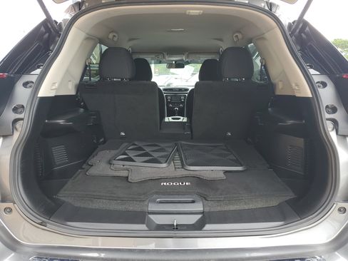 Used 2017 Nissan Rogue SV FWD image 7