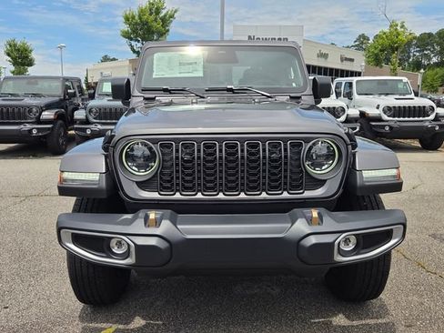 New 2026 Jeep Gladiator Sport AWD/4WD image 2
