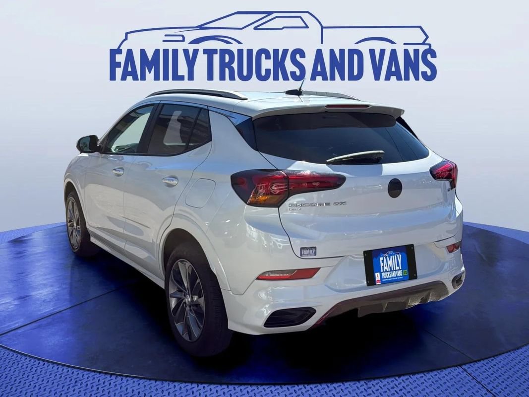 Used 2022 Buick Encore GX Select w/ Sport Touring Package AWD/4WD image 3