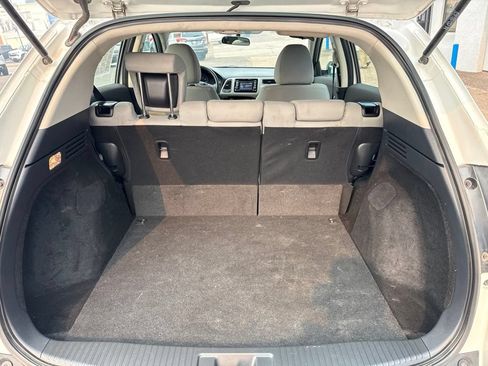 Used 2022 Honda HR-V LX image 32