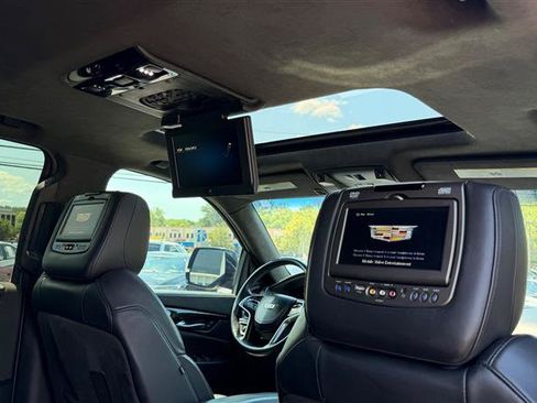 Used 2017 Cadillac Escalade Platinum AWD/4WD image 45