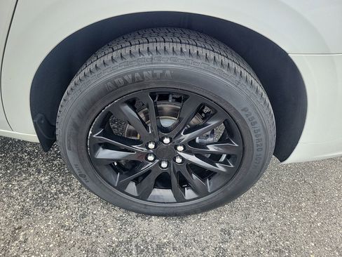 Used 2023 Buick Enclave Avenir w/ Trailering Package, 5000 lbs. FWD image 9