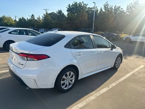 Used 2024 Toyota Corolla LE FWD image 3