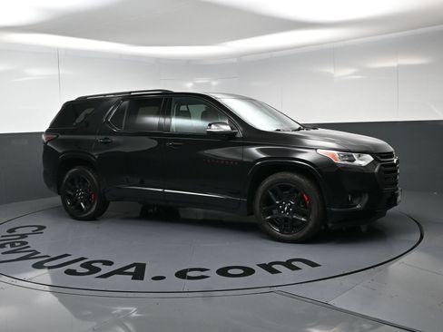 Used 2021 Chevrolet Traverse Premier w/ Redline Edition AWD/4WD image 2