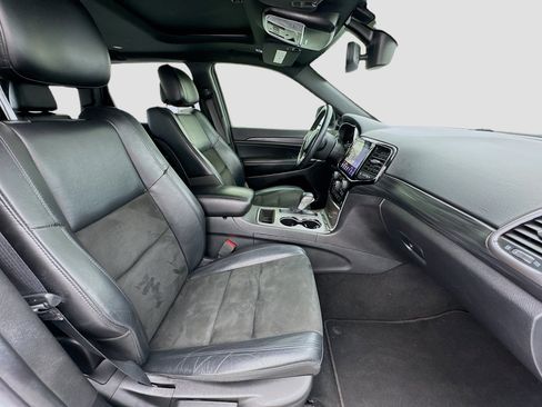 Used 2019 Jeep Grand Cherokee Altitude RWD image 20