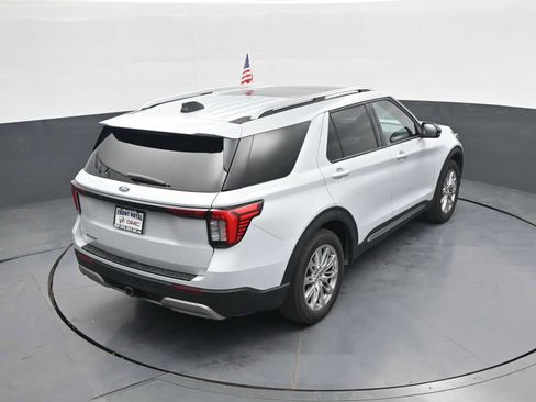 Used 2025 Ford Explorer Platinum RWD image 38