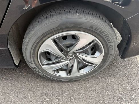 Used 2019 Honda Civic LX image 13
