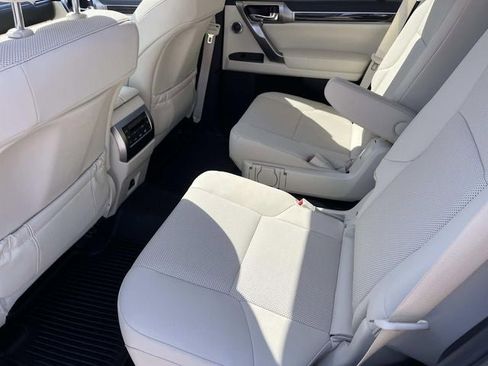 Used 2022 Lexus GX 460 Premium w/ Accessory Package image 19