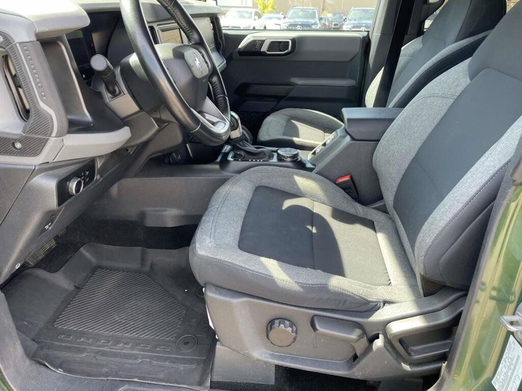 Used 2023 Ford Bronco Big Bend w/ Sasquatch Package AWD/4WD image 16
