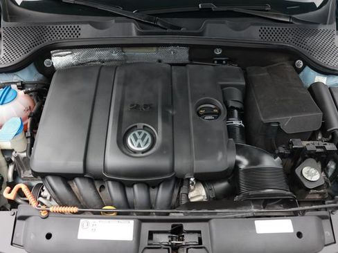 Used 2013 Volkswagen Beetle 2.5 Fender FWD image 51