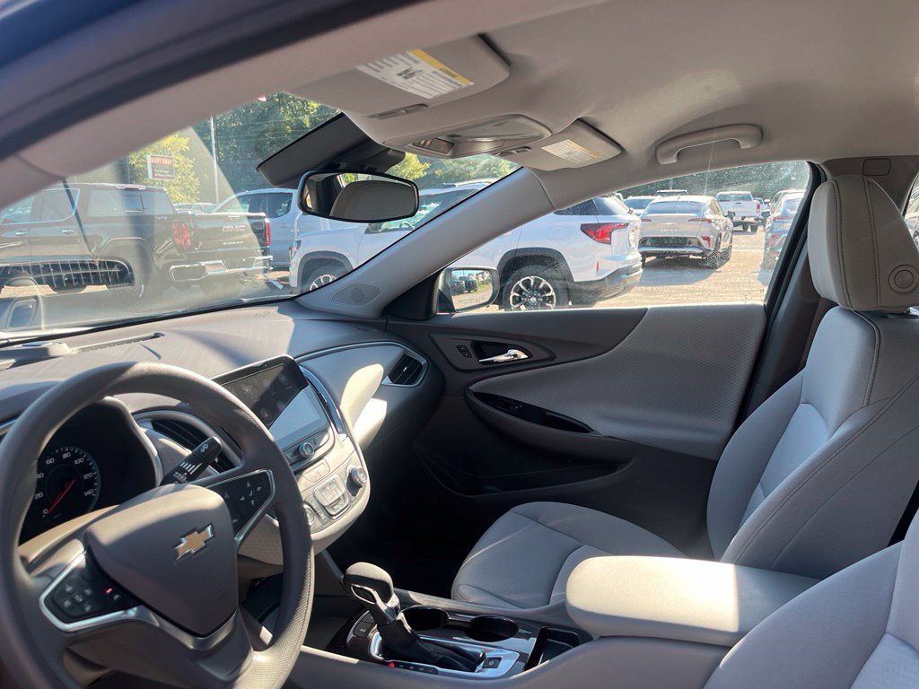 Used 2024 Chevrolet Malibu LS FWD image 17