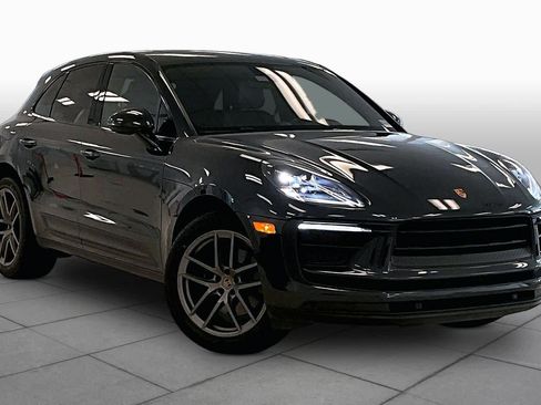 Used 2022 Porsche Macan AWD/4WD image 2