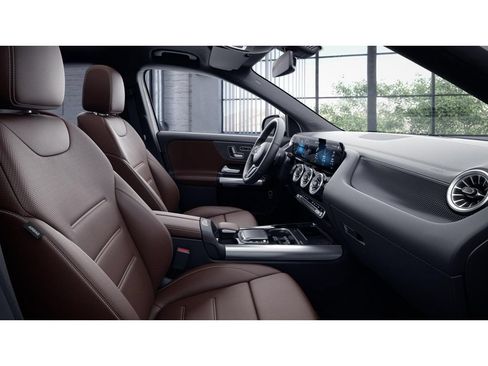 Certified 2022 Mercedes-Benz GLA 250 4MATIC image 4