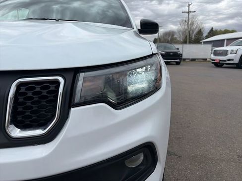 Used 2024 Jeep Compass Latitude AWD/4WD image 17