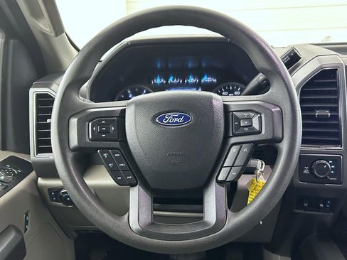 Used 2022 Ford F250 XLT w/ Black Appearance Package image 11