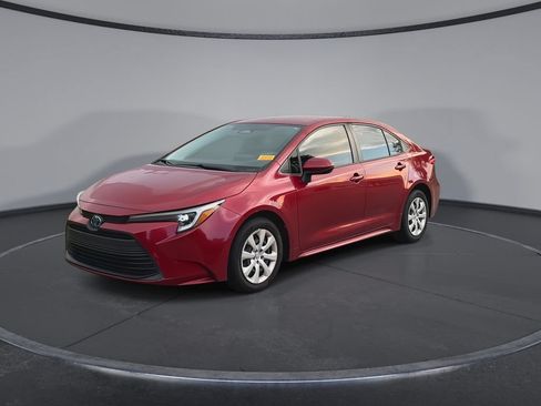 Used 2023 Toyota Corolla LE FWD image 4