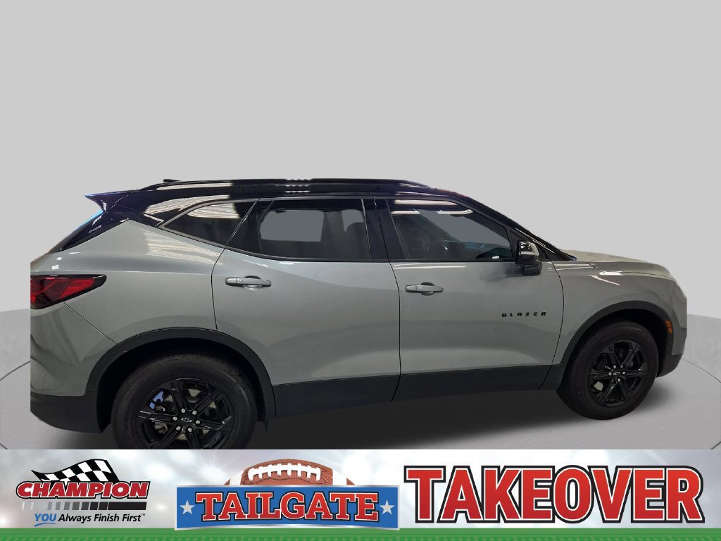 Used 2024 Chevrolet Blazer LT w/ Midnight/Sport Edition FWD image 7