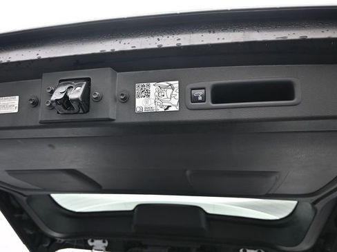 Used 2022 Toyota Sienna XLE image 19