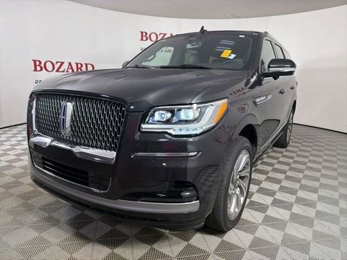 Used 2024 Lincoln Navigator Reserve image 4