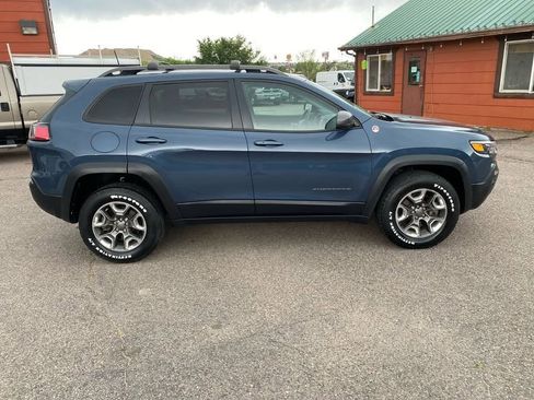 Used 2019 Jeep Cherokee Trailhawk w/ Cold Weather Group AWD/4WD image 6