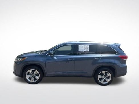 Used 2017 Toyota Highlander Limited FWD image 2
