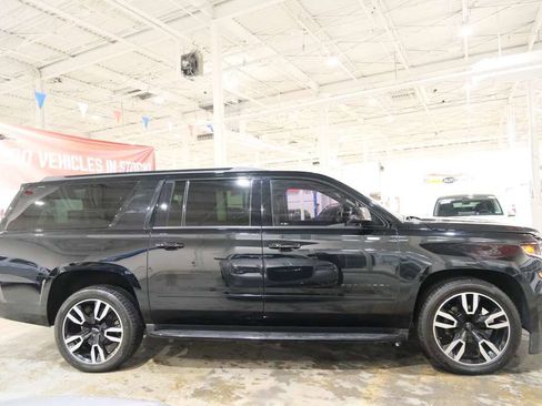 Used 2019 Chevrolet Suburban Premier AWD/4WD image 14