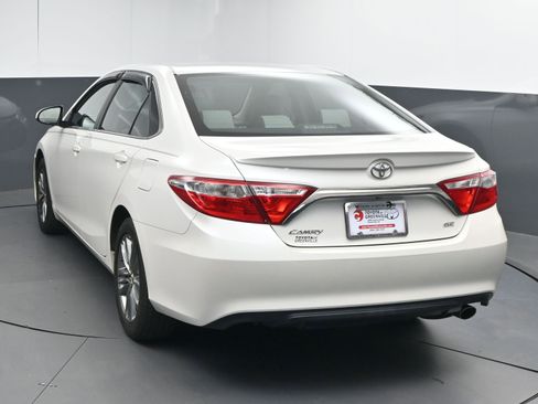Used 2017 Toyota Camry SE image 7