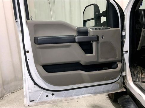 Used 2019 Ford F350 XLT image 20