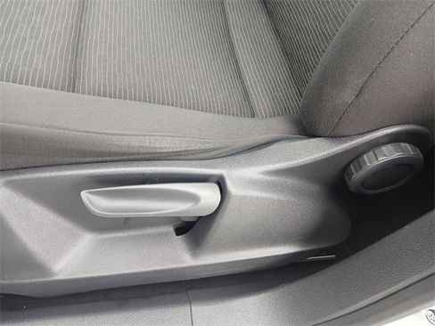 Used 2018 Volkswagen Tiguan Limited w/ Premium Package image 12