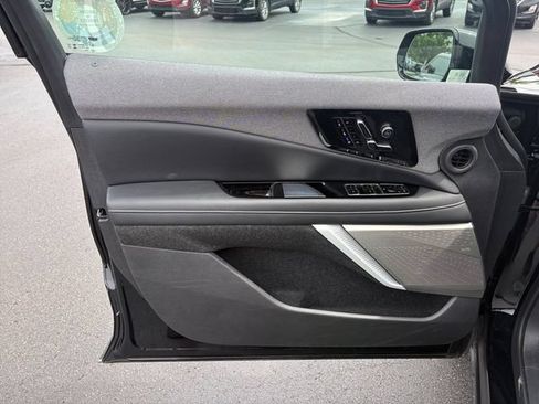 Certified 2026 Cadillac Optiq Sport 2 w/ LPO, Floor Liner Package AWD/4WD image 18